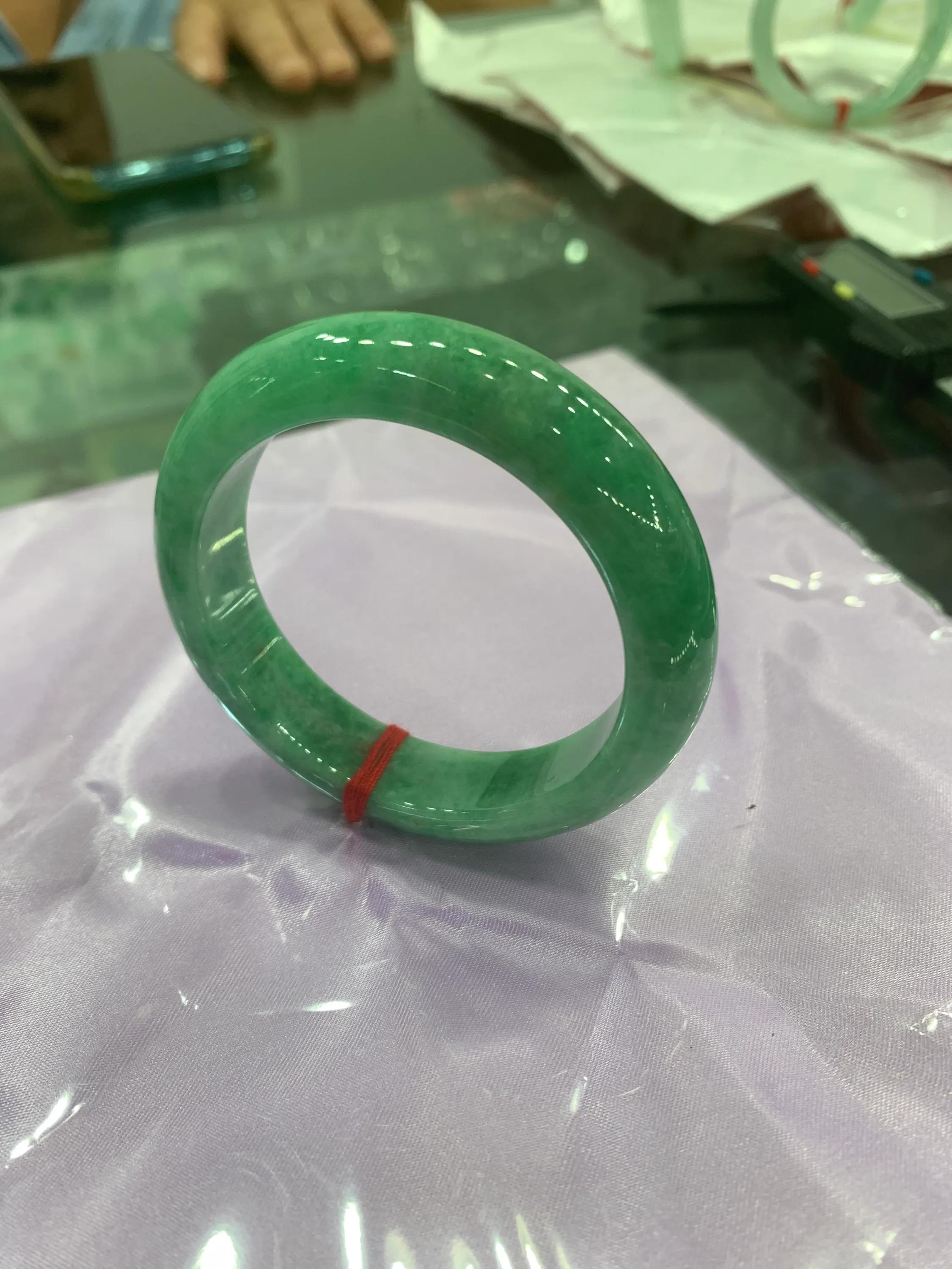 翡翠手镯能增值吗看看普通老百姓能接受的翡翠手镯  第5张