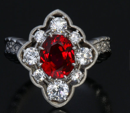红宝石不仅颜色美，还是皇冠上的主石，它的光芒与荣耀与生俱来  第2张