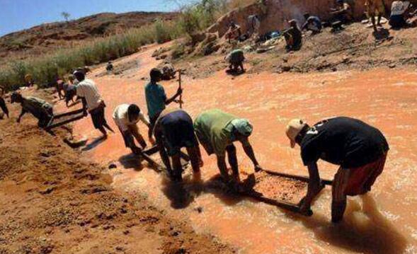 在地球上钻石其实并不稀缺，那么为什么钻石会这么珍贵？  第4张