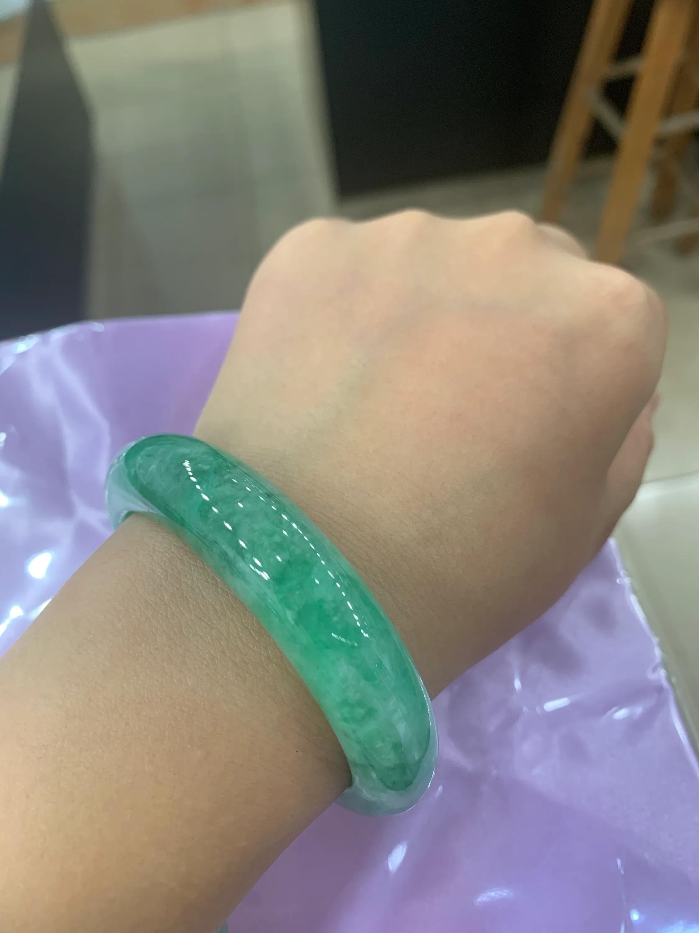 翡翠手镯能增值吗看看普通老百姓能接受的翡翠手镯  第10张