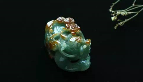 翡翠手镯价格区间认识一下市面上常见的“油青种翡翠”，你了解吗？   第1张