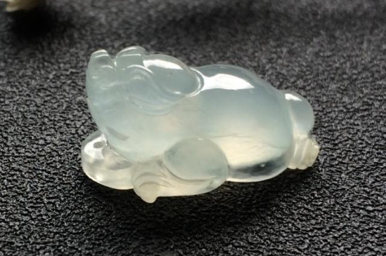 翡翠冰糯种手镯金蟾的佩戴方法   第4张