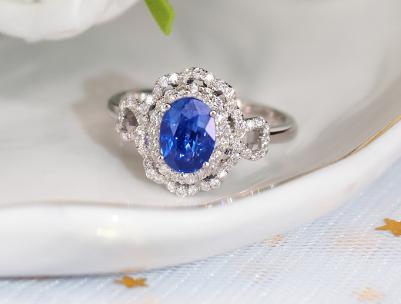 蓝宝石在不同地域有不同的象征意义和神奇作用  第2张