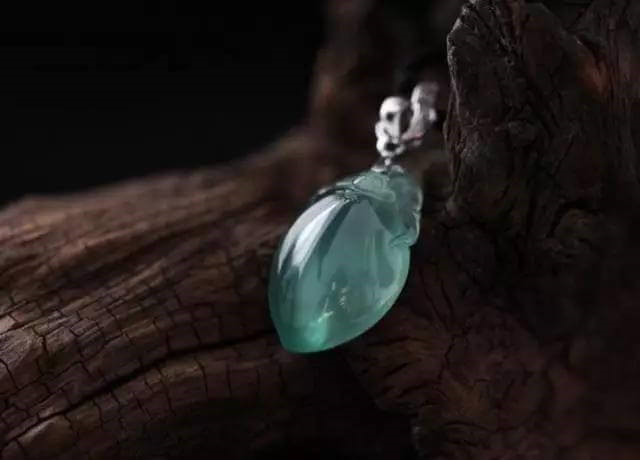 七彩云南翡翠翡翠会越戴越通透吗?原来要这样做......(图文)   第2张