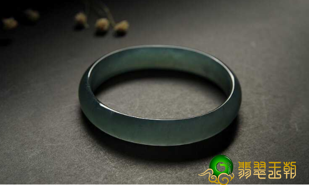 翡翠手镯描金好吗细糯种翡翠手镯价格多少钱？回答都会文章内容里了！   第4张