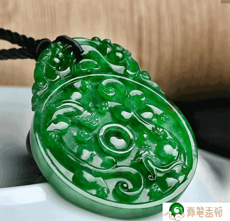 翡翠是玉吗？翡翠和玉的区别是什么   第2张