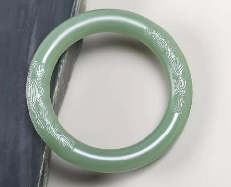 一块和田玉，给了她不一样的美丽……  第3张