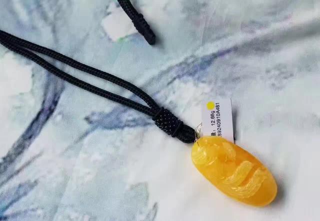 翡翠原石现场直播平台蜜蜡等级划分  第4张