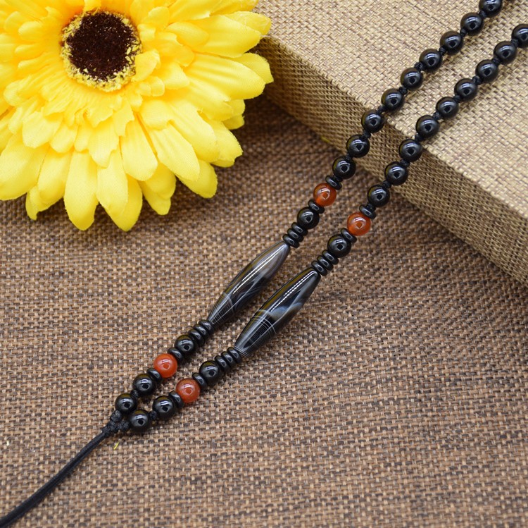 黑玛瑙和黑曜石的区别  第2张