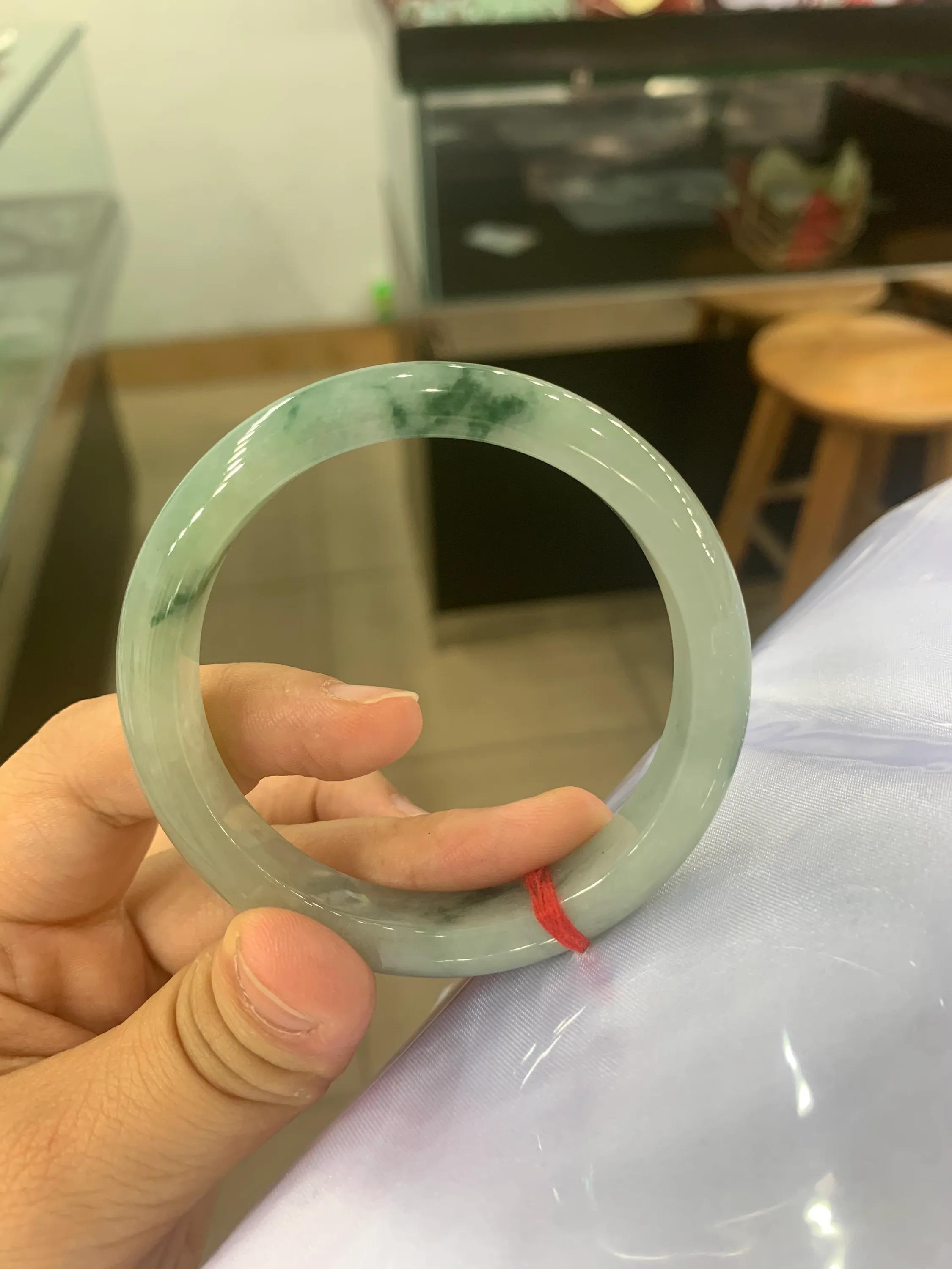 翡翠手镯能增值吗看看普通老百姓能接受的翡翠手镯  第2张