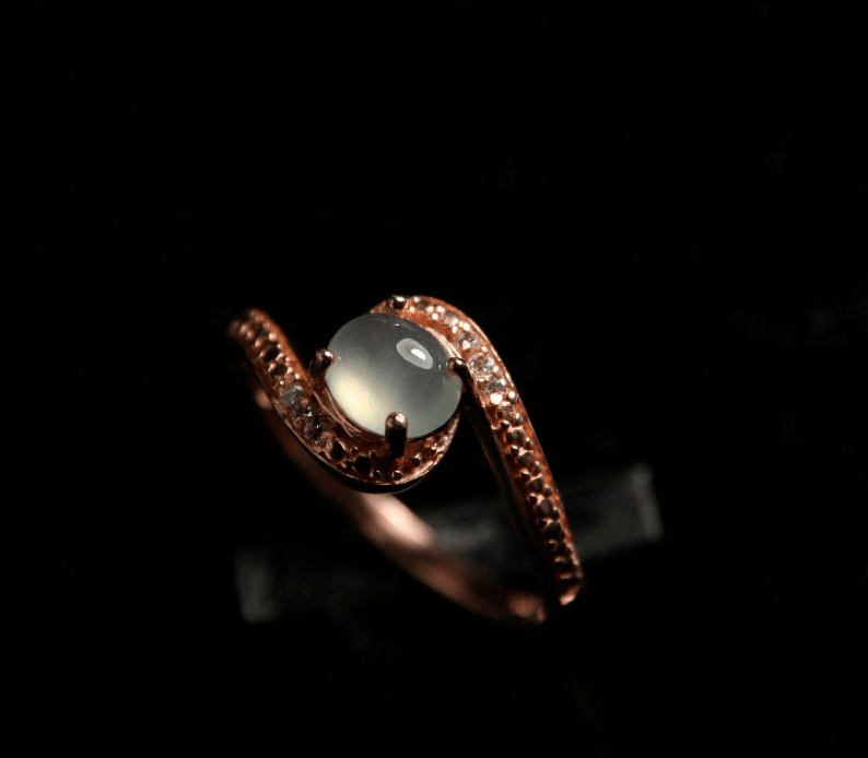 中国翡翠第一城翡翠价格怎么看？只考虑原料和雕工，你的估价永远有偏差  第10张