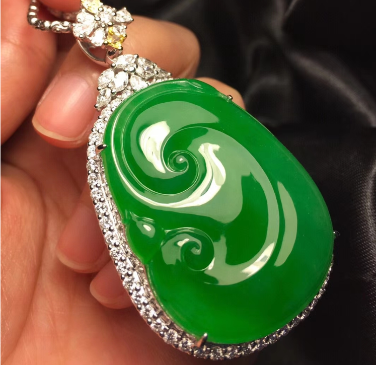 翡翠怎么选择好的好的翡翠一定能满足“种好”、“色好”、“工艺好”这三个特点  第6张