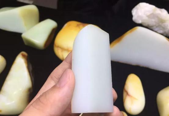 和田玉-----外行看白度，内行看"种头"  第6张