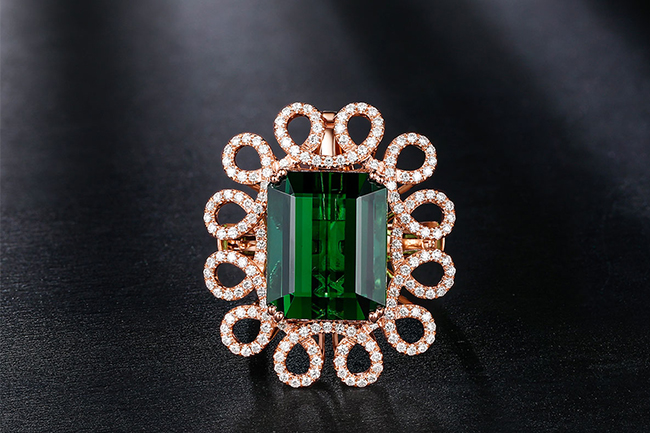 被珠宝界忽视的绿碧玺，原来可以是大气的奢华绿  第3张