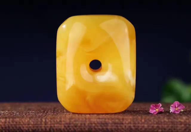 翡翠原石现场直播平台蜜蜡等级划分  第1张