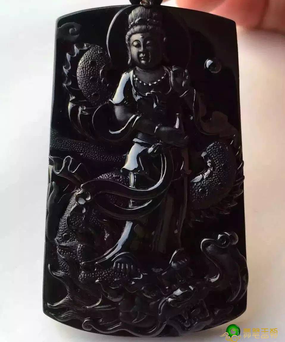 冰糯种飘绿花翡翠警醒玉石圈的“一字之差”   第4张