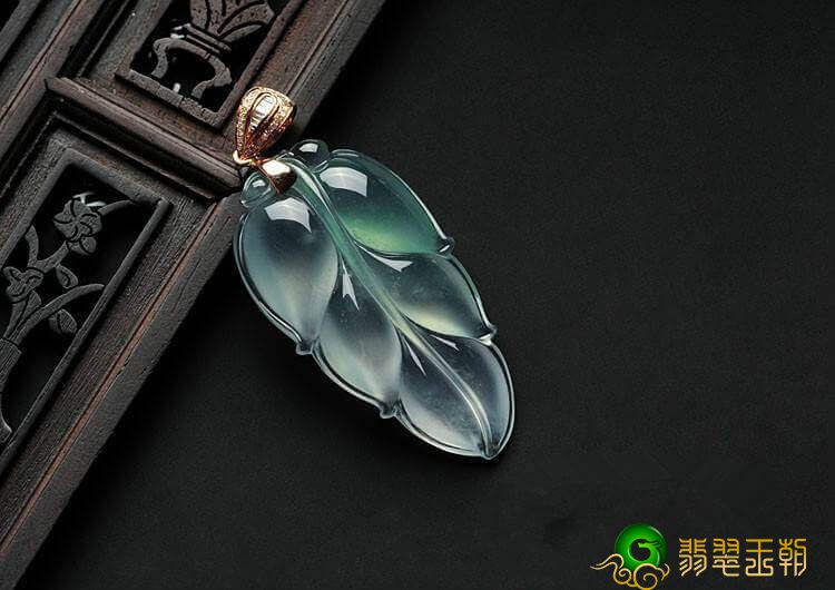 老凤祥黄金翡翠镯子的价钱很贵？比不上点进去了解一下？   第3张