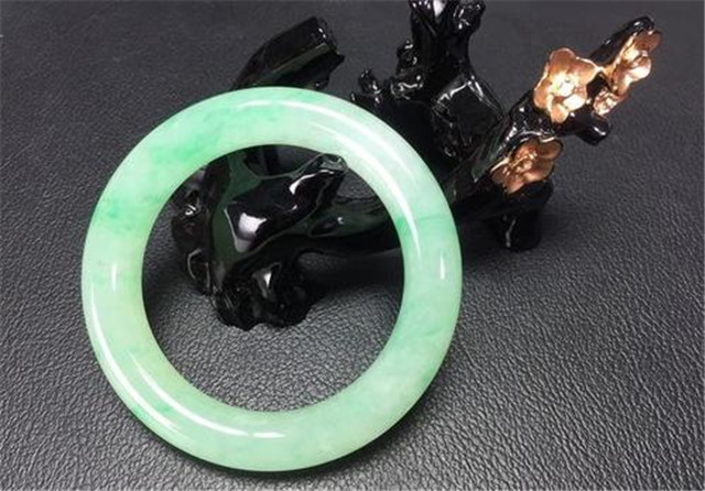 翡翠绺裂能消失吗？告诉翠友们真相！   第2张