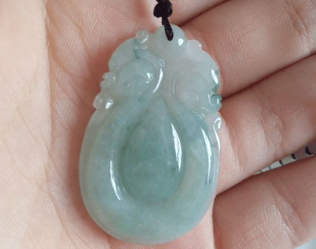 翡翠增值速度很快，但成品和原料增长速度不同，所以是投资好时机  第3张