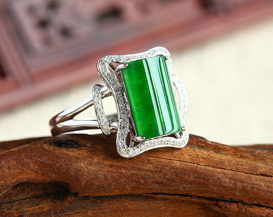 翡翠手镯飘花会开吗再带你领略一遍，翡翠镶嵌的美！   第2张