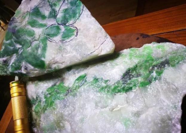 30年断片绿色石榴石的不解之谜  第3张