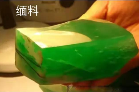 翡翠观音图片大全危料缅料之争已到白日化，鹿死谁手马上见分晓？  第3张