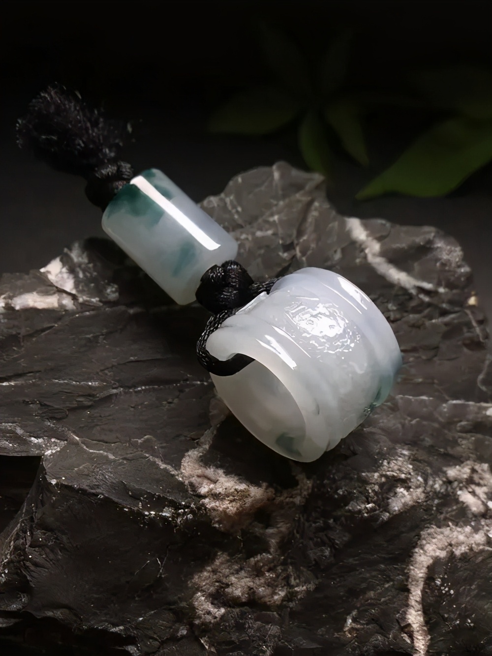 冰糯种翡翠鉴定三十而立，四十而不惑，不同年龄佩戴翡翠也有不同的寓意  第9张