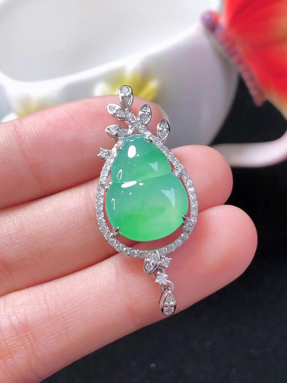 浑然天成，翡翠可以有多美？看了就有感受  第3张