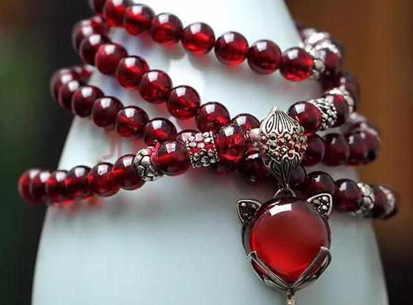 鉴别石榴石的五种方法及保养秘诀  第5张