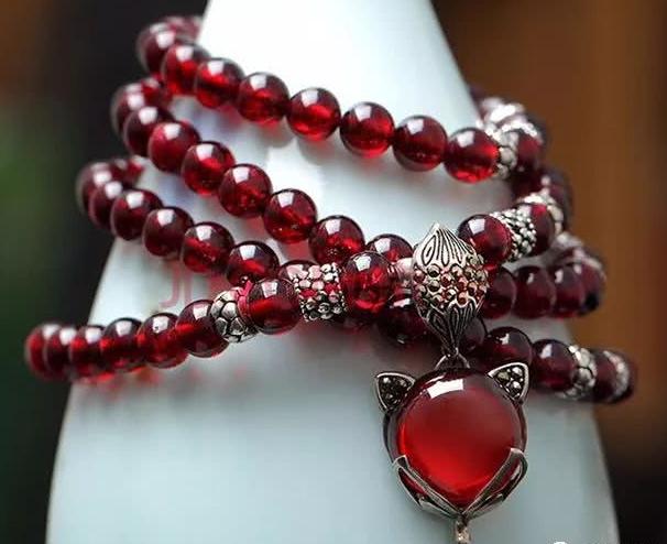 鉴别石榴石的五种方法及保养秘诀？  第5张