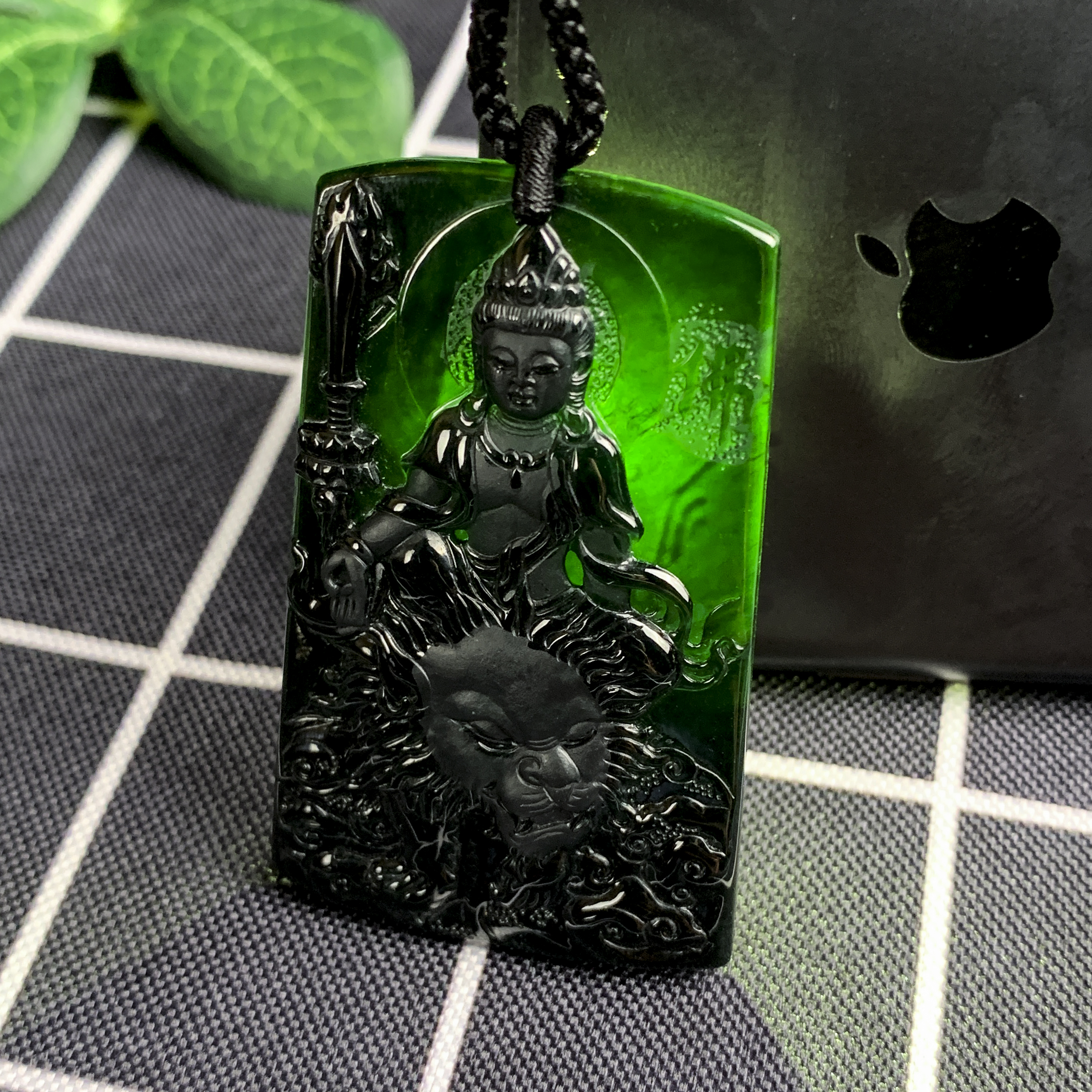 深圳福田翡翠鉴定机构具有神秘色彩的翡翠——墨翠  第3张