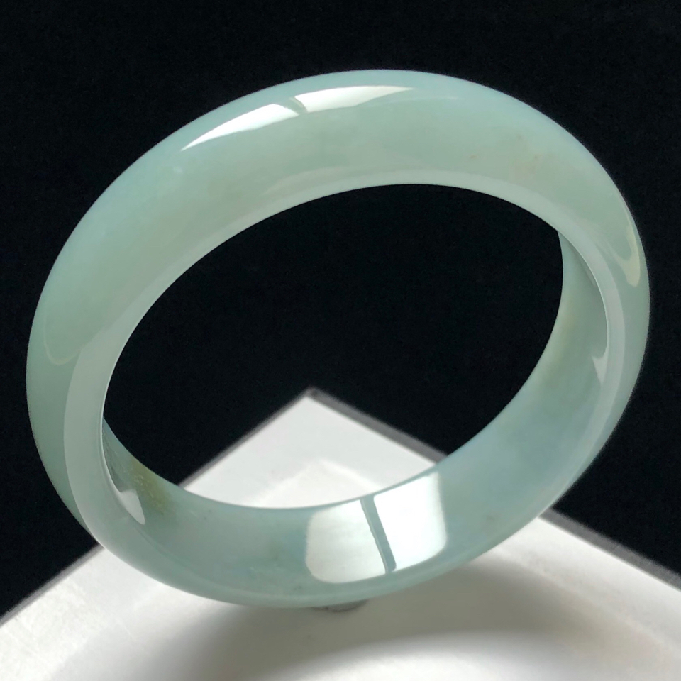 行家解密：一般的玉镯价格是多少？  第3张