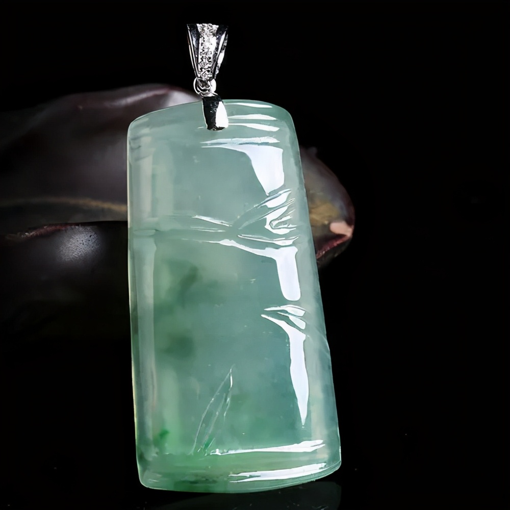 冰糯种翡翠鉴定三十而立，四十而不惑，不同年龄佩戴翡翠也有不同的寓意  第4张