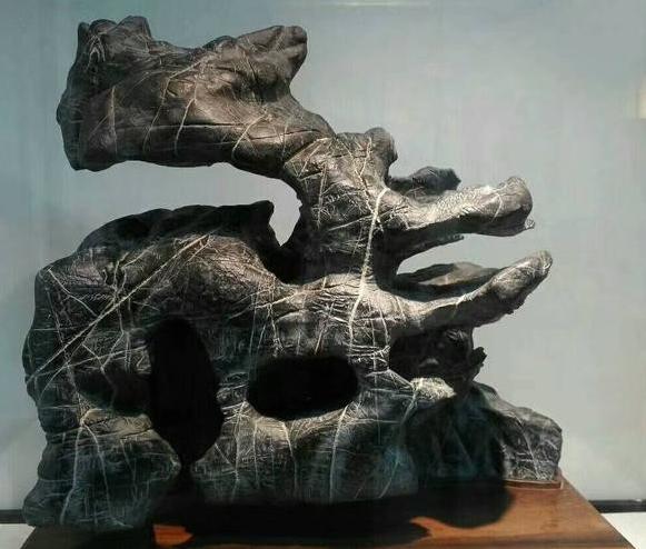 灵璧石的特点：三奇、五怪、一神  第7张