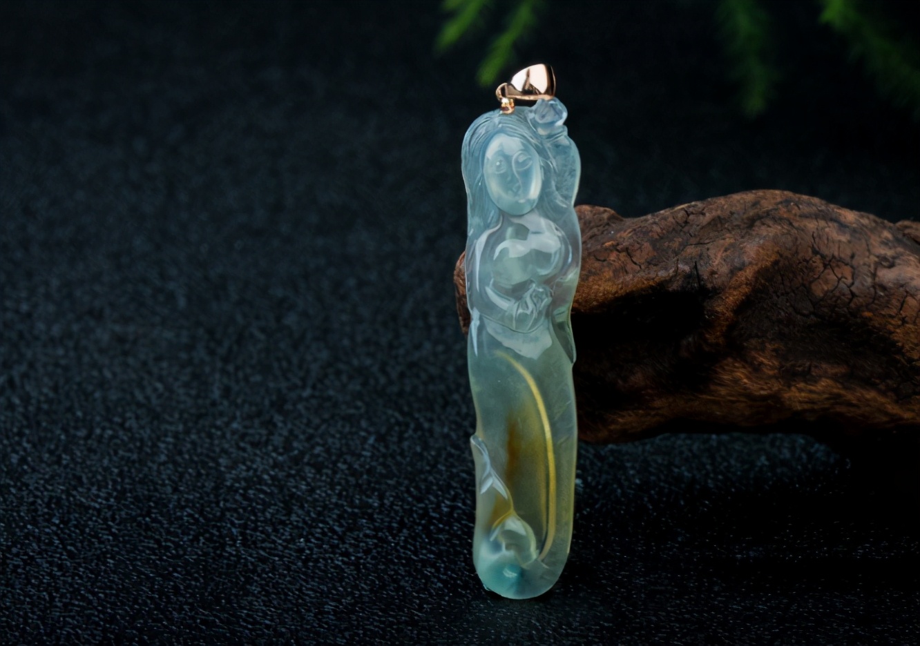 翡翠手镯用打蜡吗“黄金有价，玉亦有价”，如何判断翡翠的价值呢？  第4张