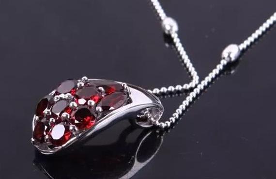 鉴别石榴石的五种方法及保养秘诀？  第4张