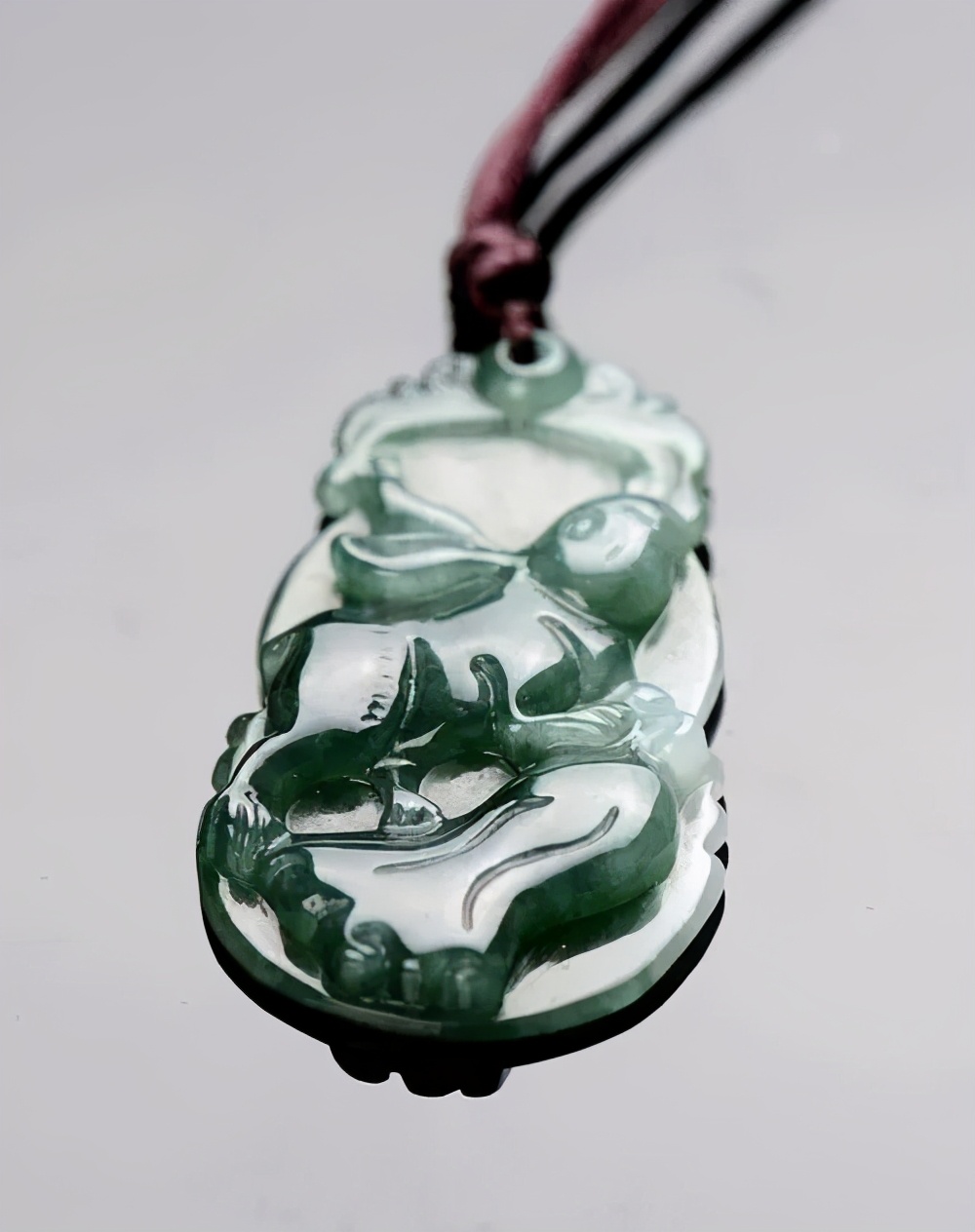 冰糯种翡翠鉴定三十而立，四十而不惑，不同年龄佩戴翡翠也有不同的寓意  第13张