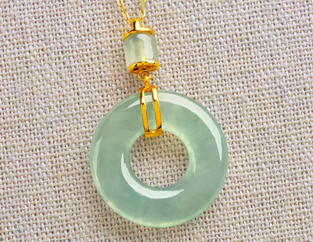 翡翠买得贵，不如送得对，与你翡翠挂件寓意大全  第2张