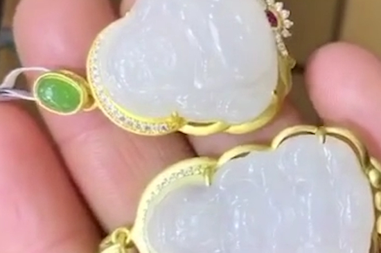 油皮翡翠原石观翡翠音种类和寓意 观翡翠音的寓意和戴法有哪些？   第4张