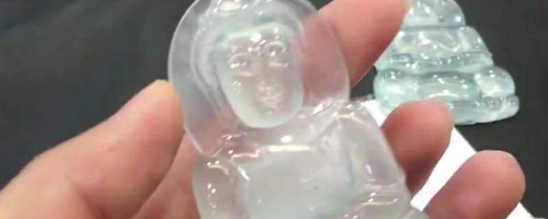 油皮翡翠原石观翡翠音种类和寓意 观翡翠音的寓意和戴法有哪些？   第2张