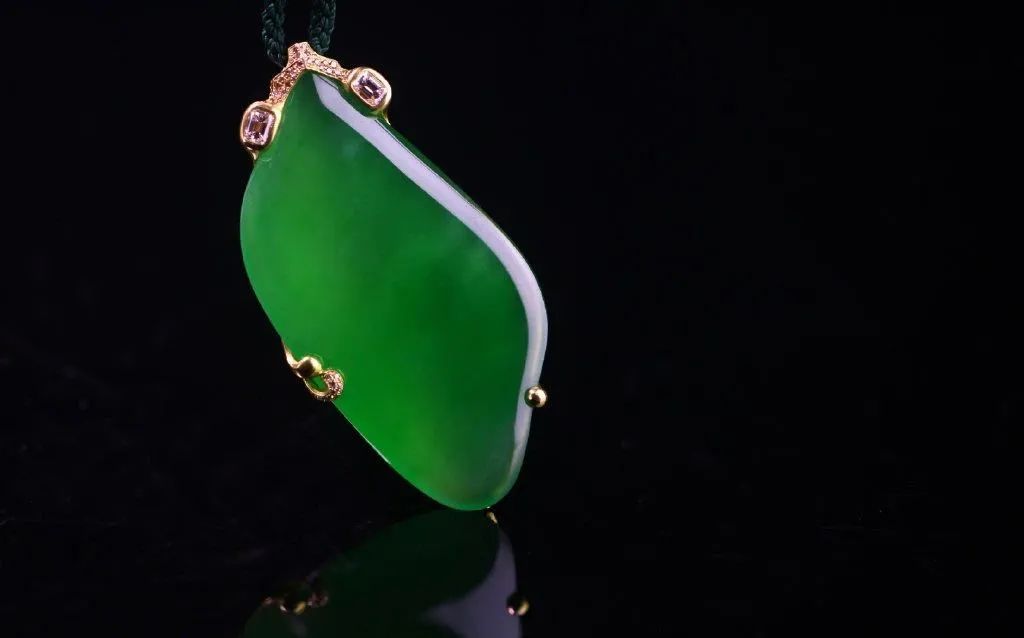 翡翠真的那么贵吗？搞清楚这三个方面，你就能把握翡翠的价格  第4张