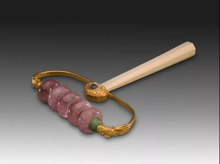 翡翠手镯上面黄翡慈禧太后是如何把碧玺带火的？  第14张