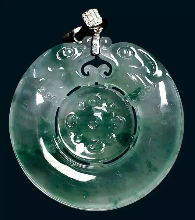 翡翠手镯磕的裂纹图片想要购买翡翠，这篇文章得看一下  第2张