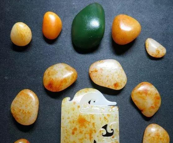 翡翠糯种等级美皮美色和田玉，老手玩和田玉都追求什么？  第2张