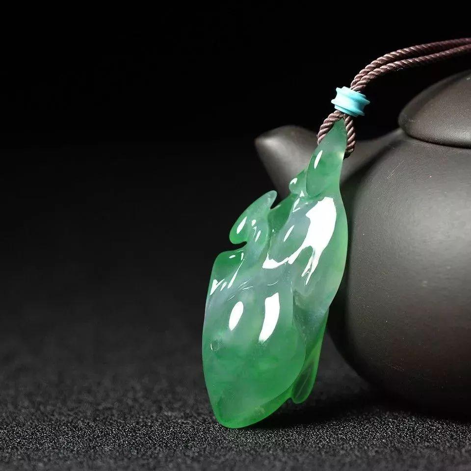 玛瑙翡翠和玉的区别什么样的翡翠，最有价值（二）  第1张