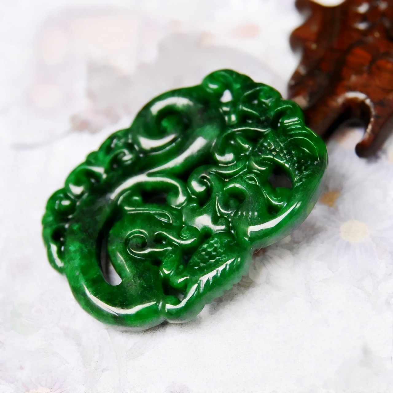 臻翠坊翡翠翡翠一定是越绿越贵吗？  第3张