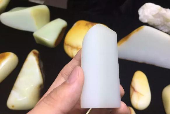 和田玉：外行看白度，内行都看这些……  第7张