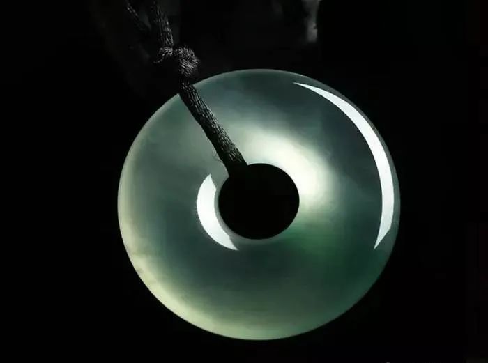 翡翠真的那么贵吗？搞清楚这三个方面，你就能把握翡翠的价格  第5张