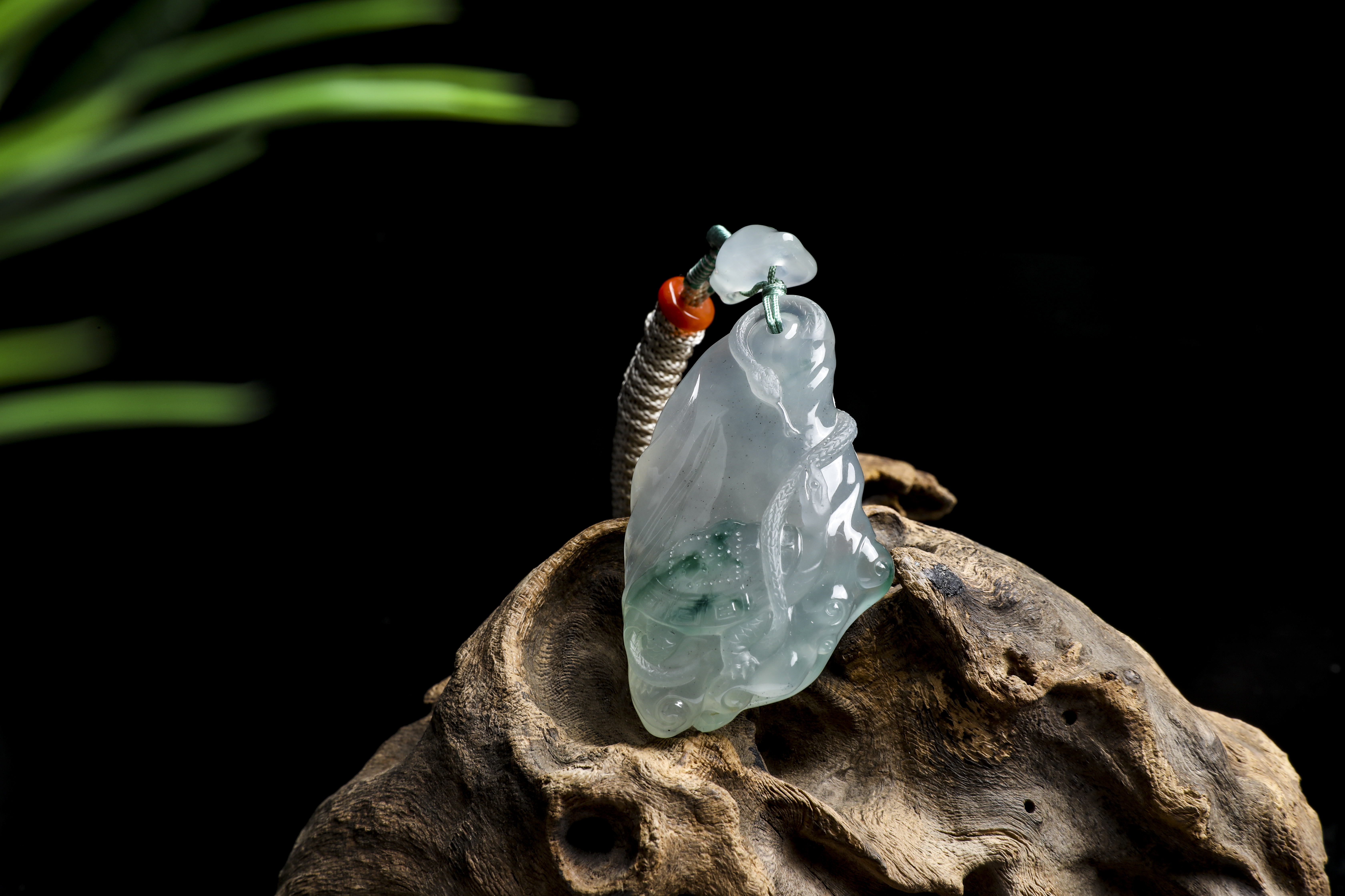 冰黄翡翠价格翡翠价格都是炒作？了解这7点，你才能重新认识翡翠的价值  第8张