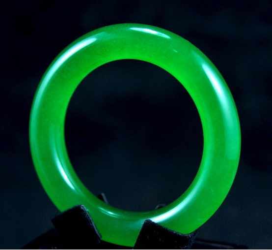 不同价格的翡翠玉手镯，差别竟然这样大！  第7张